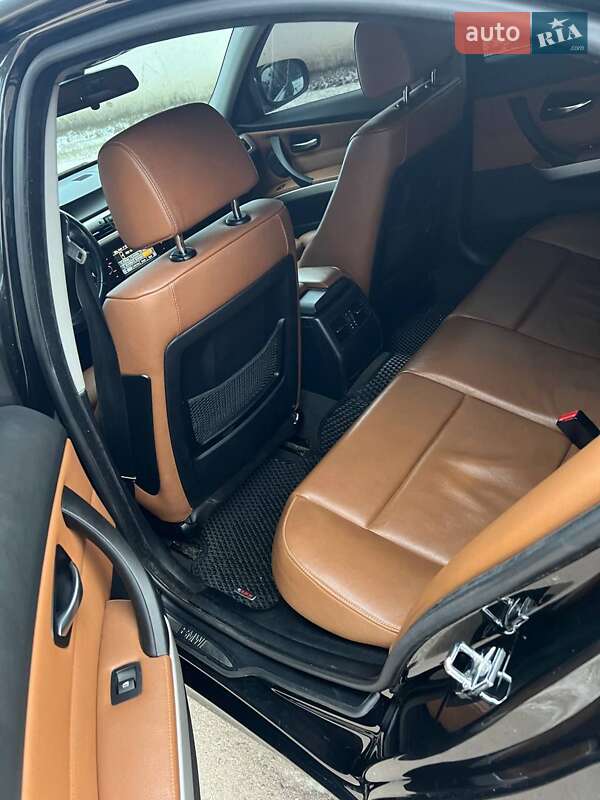 Седан BMW 3 Series 2009 в Сарнах