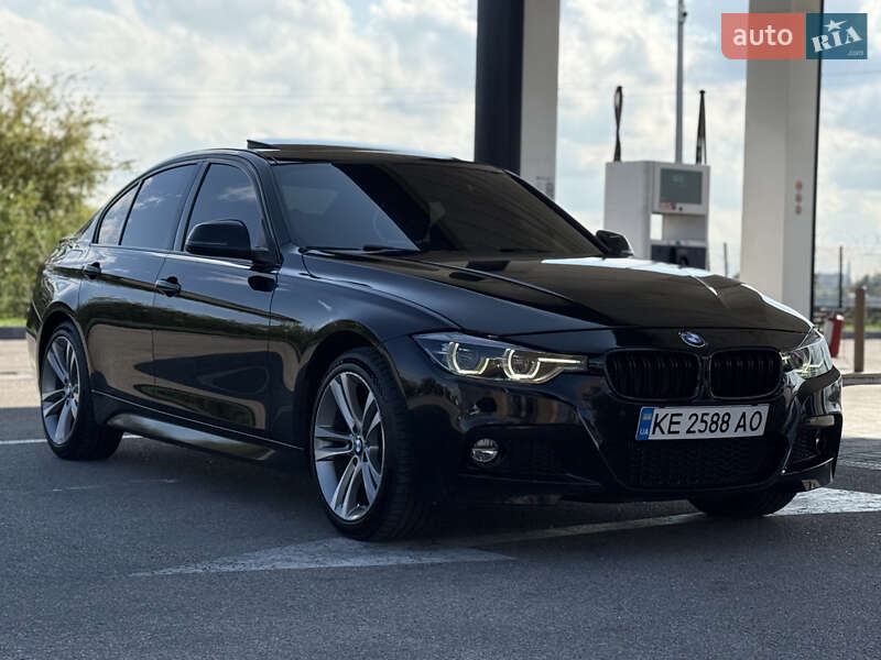 Седан BMW 3 Series 2017 в Дніпрі