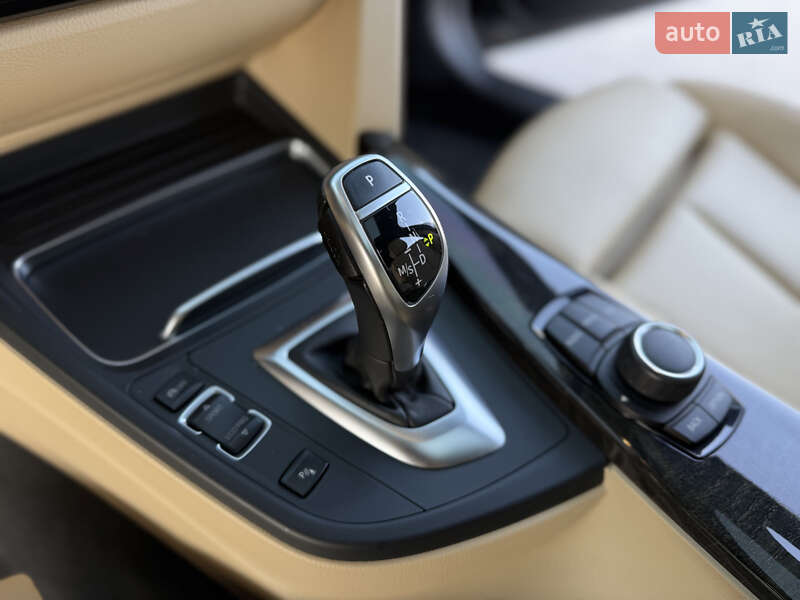 Седан BMW 3 Series 2017 в Дніпрі