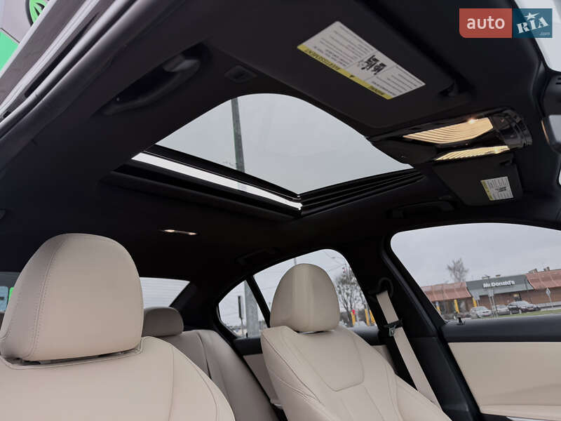 Седан BMW 3 Series 2019 в Ковеле