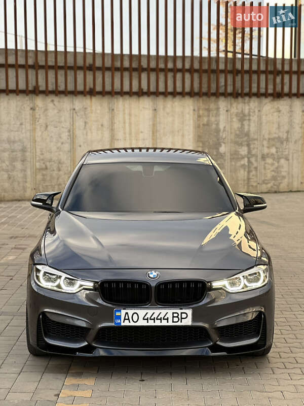 Седан BMW 3 Series 2017 в Ужгороді