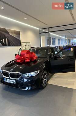 Седан BMW 3 Series 2022 в Киеве