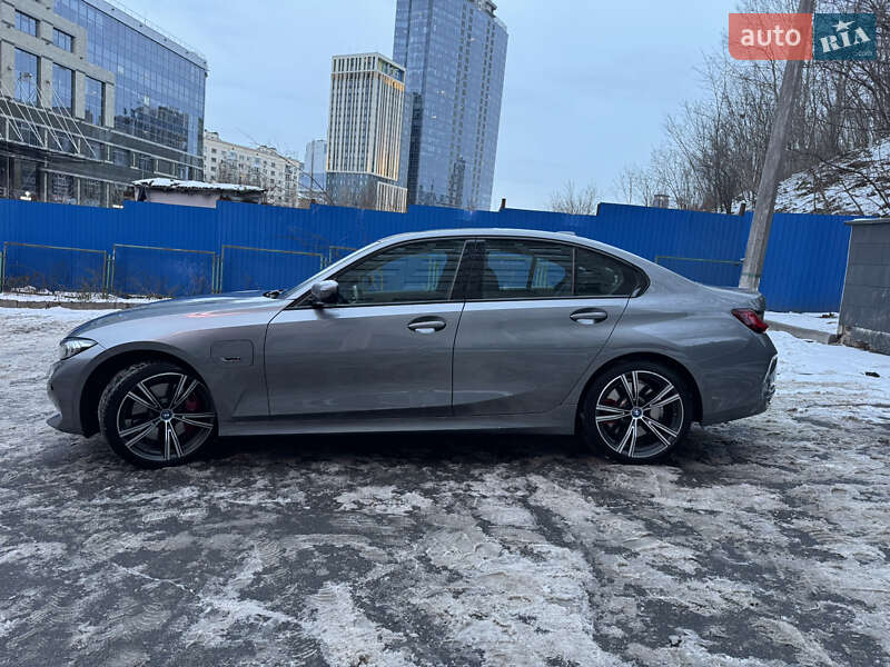 Седан BMW 3 Series 2022 в Києві фото 7 Седан BMW 3 Series 2022 в Києві