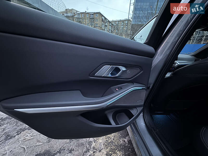 Седан BMW 3 Series 2022 в Києві фото 28 Седан BMW 3 Series 2022 в Києві