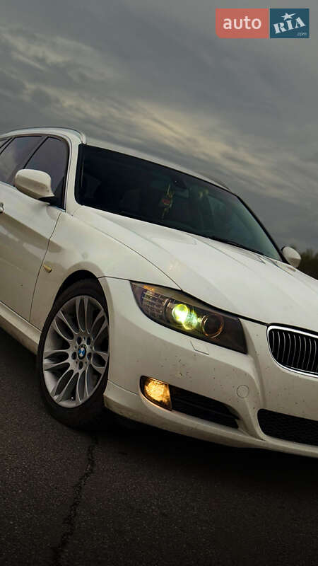 BMW 3 Series 2011