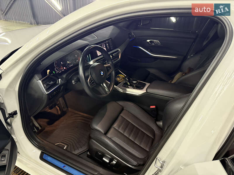Седан BMW 3 Series 2022 в Кривом Роге