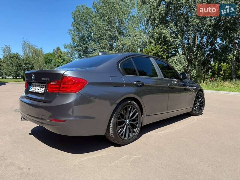 Седан BMW 3 Series 2013 в Сумах