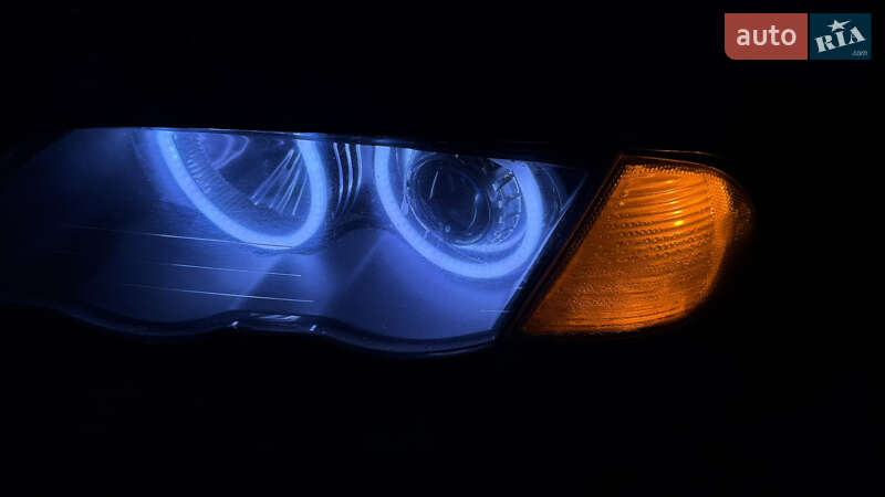 Седан BMW 3 Series 1999 в Буче