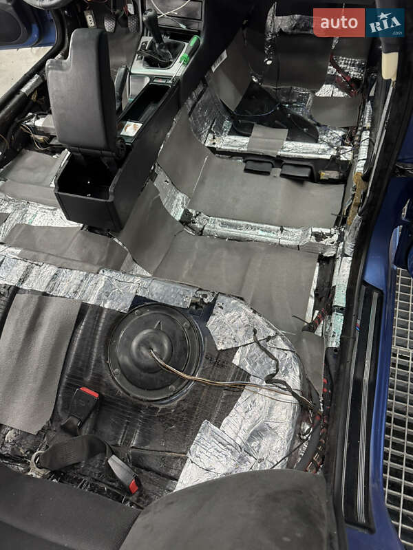 Седан BMW 3 Series 1999 в Буче