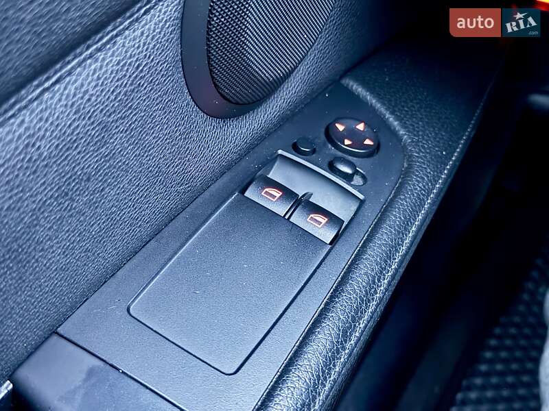 Купе BMW 3 Series 2011 в Харькове фото 19 Купе BMW 3 Series 2011 в Харькове