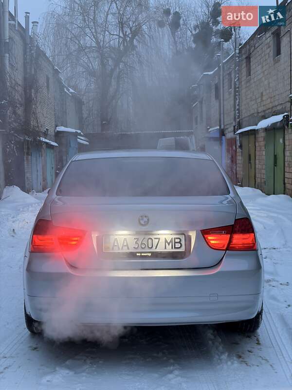 Седан BMW 3 Series 2005 в Киеве