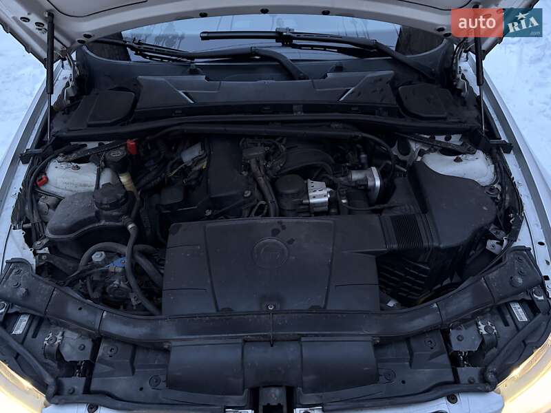 Седан BMW 3 Series 2005 в Киеве