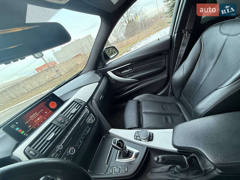 Седан BMW 3 Series 2016 в Львове