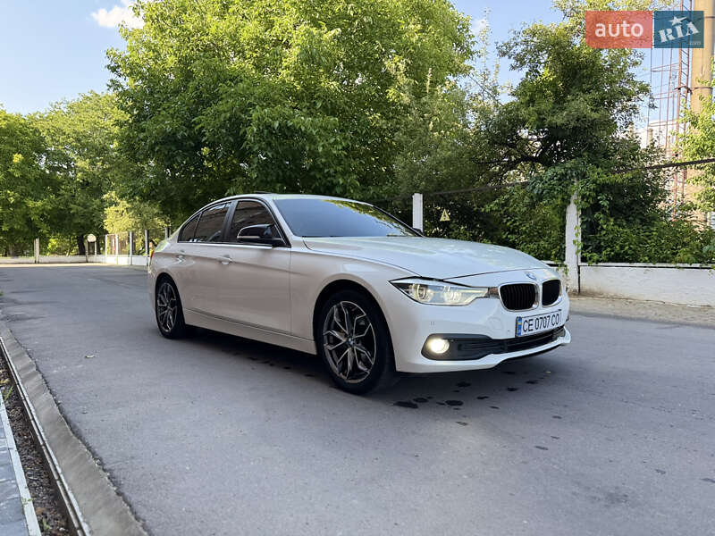 Седан BMW 3 Series 2017 в Чернівцях