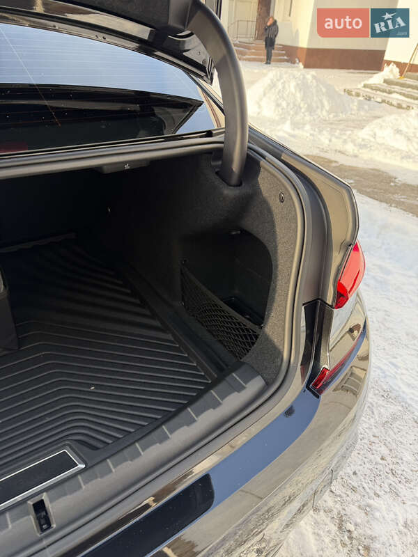 Седан BMW 3 Series 2022 в Днепре