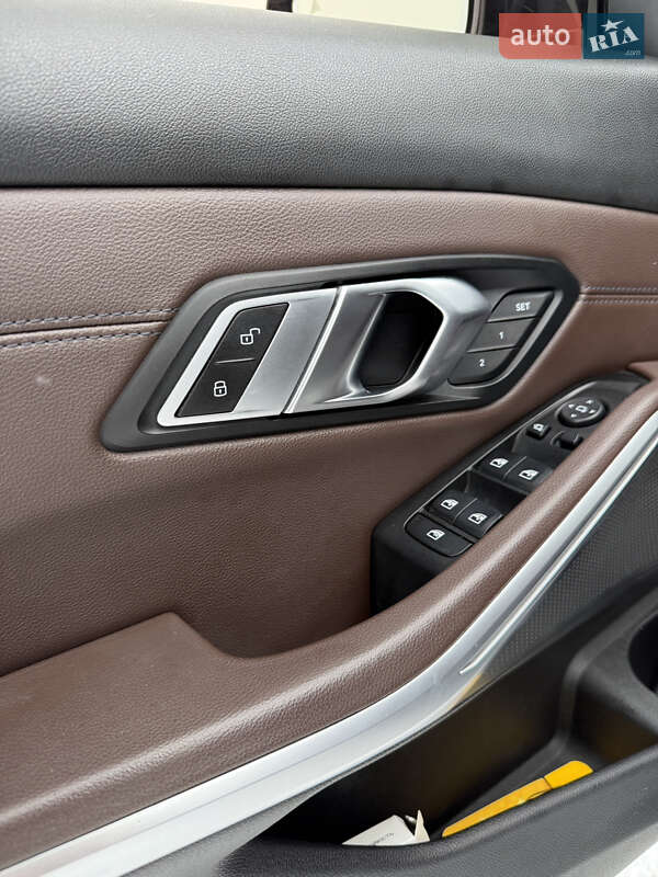 Седан BMW 3 Series 2019 в Киеве