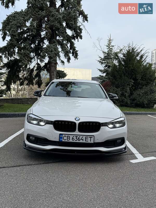 Седан BMW 3 Series 2017 в Киеве