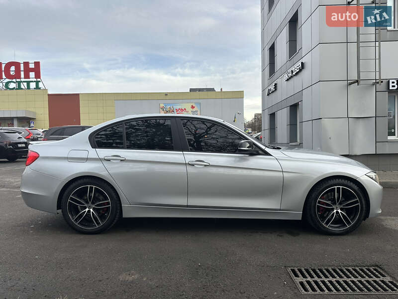 Седан BMW 3 Series 2015 в Львове