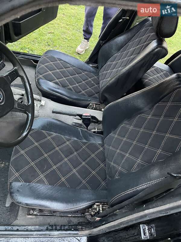 Седан BMW 3 Series 1988 в Болехові