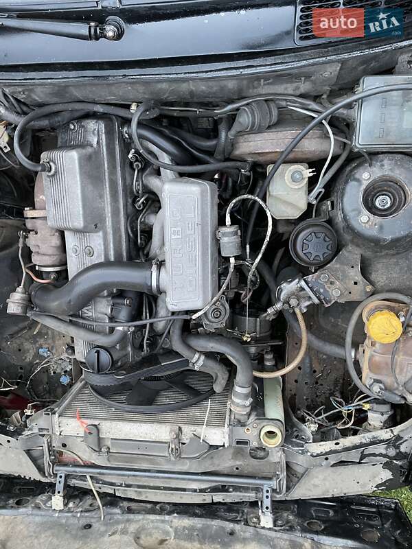 Седан BMW 3 Series 1988 в Болехові