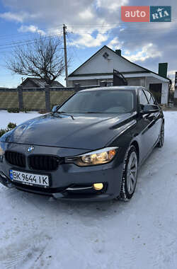 Седан BMW 3 Series 2012 в Кореці