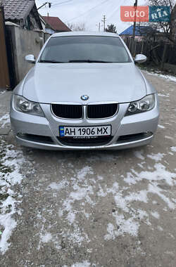 Седан BMW 3 Series 2005 в Миколаєві