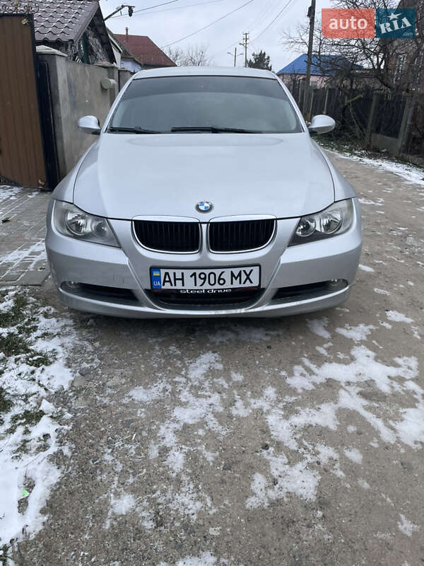 Седан BMW 3 Series 2005 в Николаеве