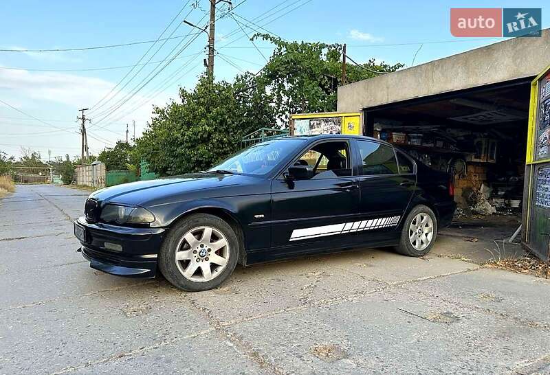 Седан BMW 3 Series 1999 в Черноморске