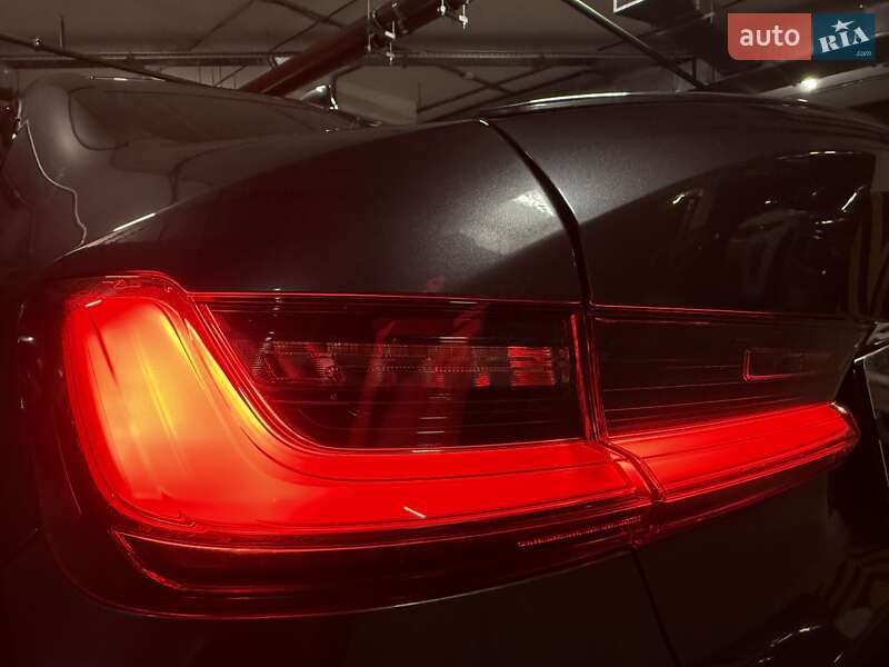 Седан BMW 3 Series 2019 в Киеве