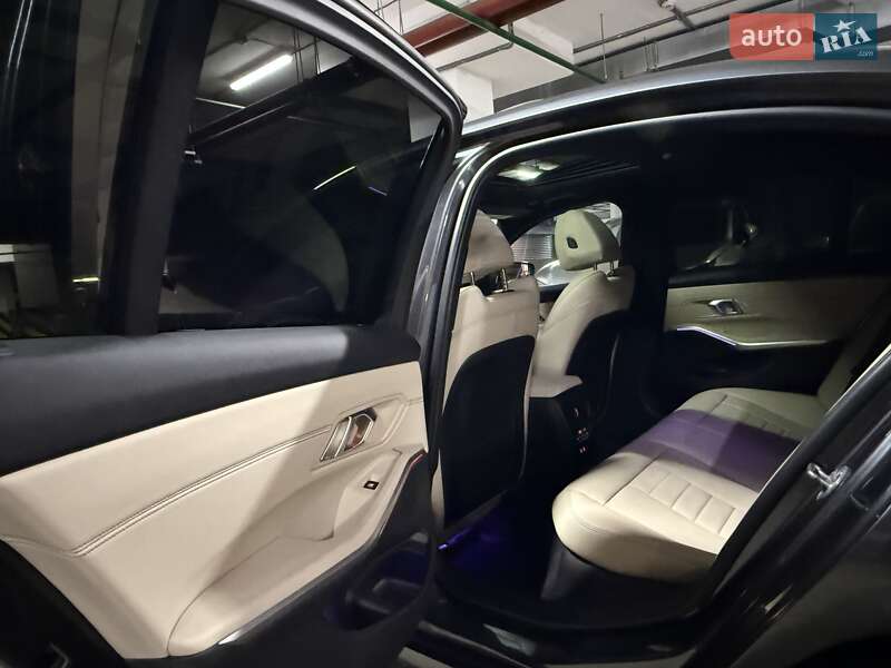 Седан BMW 3 Series 2019 в Киеве