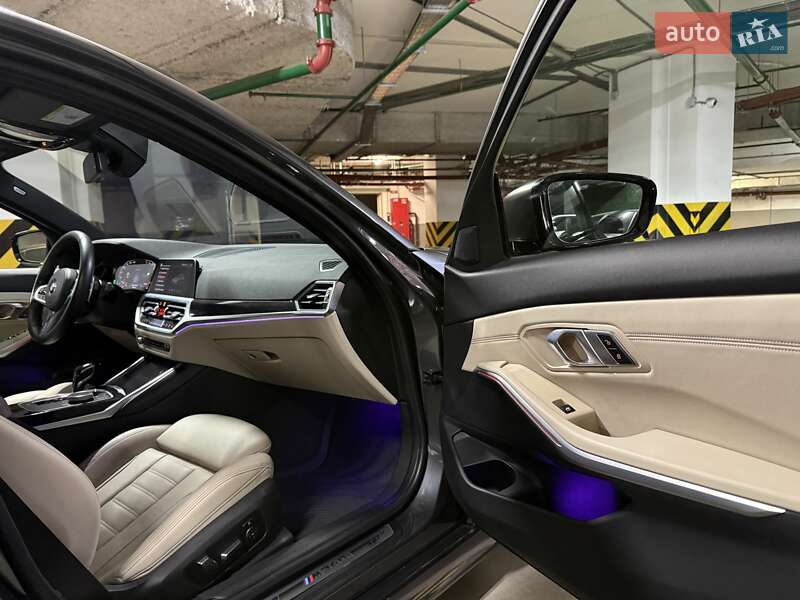 Седан BMW 3 Series 2019 в Киеве