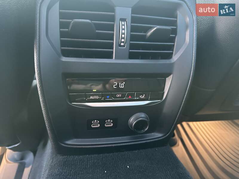 Седан BMW 3 Series 2019 в Виннице