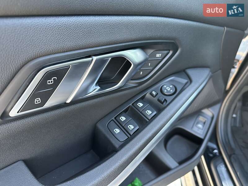 Седан BMW 3 Series 2019 в Виннице