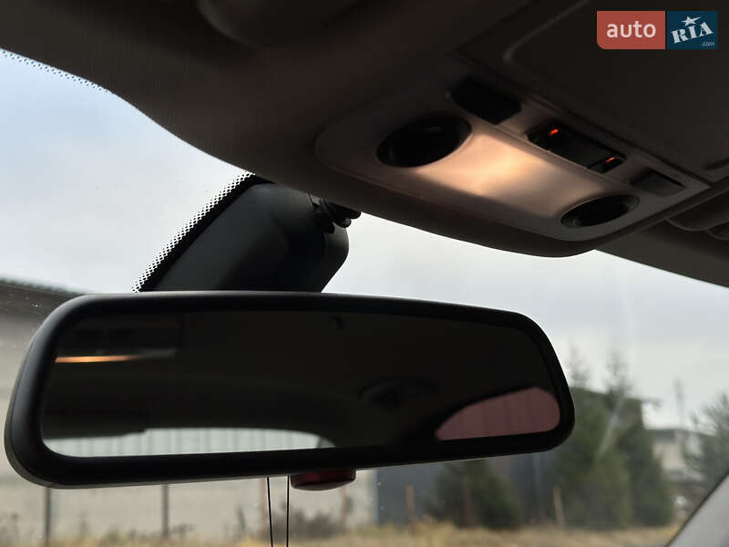 Седан BMW 3 Series 2009 в Яворове