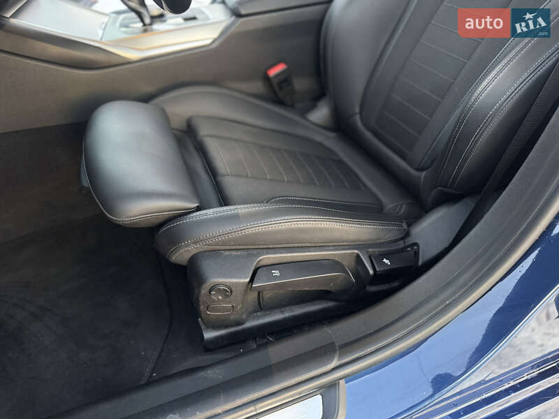 Седан BMW 3 Series 2022 в Киеве
