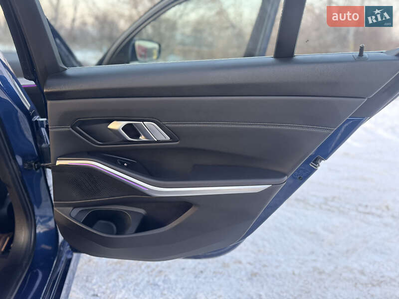 Седан BMW 3 Series 2022 в Киеве