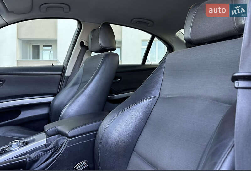 Седан BMW 3 Series 2005 в Одессе