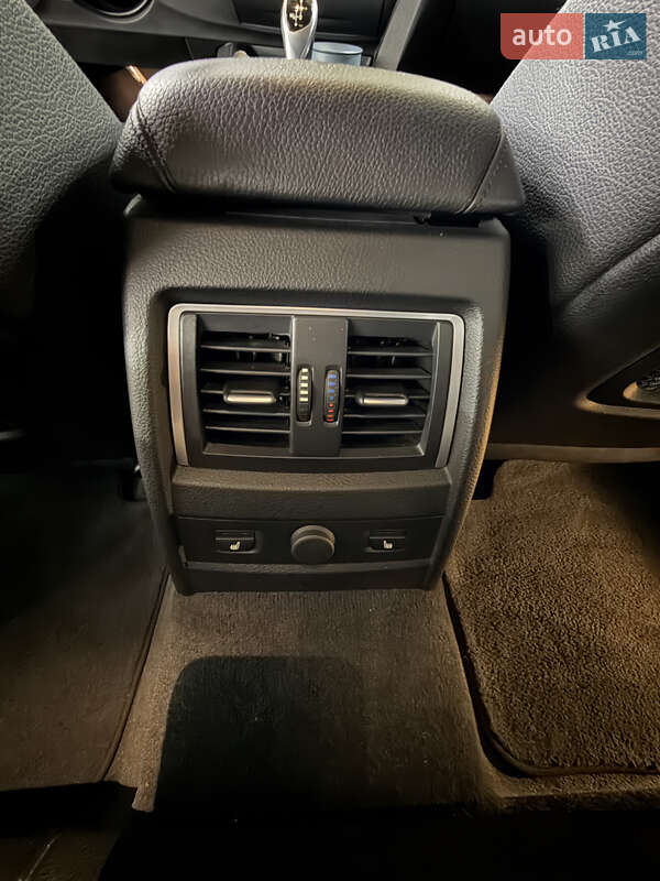 Седан BMW 3 Series 2016 в Киеве