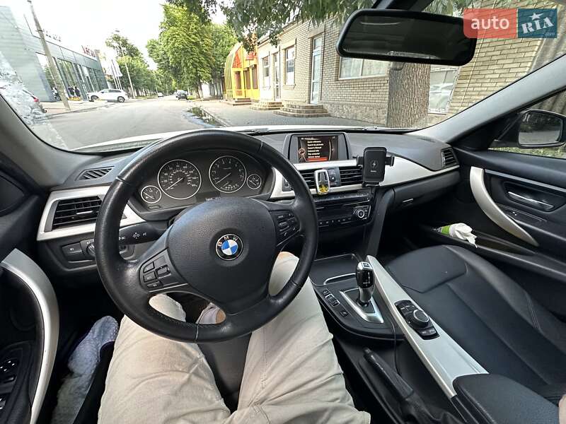 Седан BMW 3 Series 2015 в Кременчуге