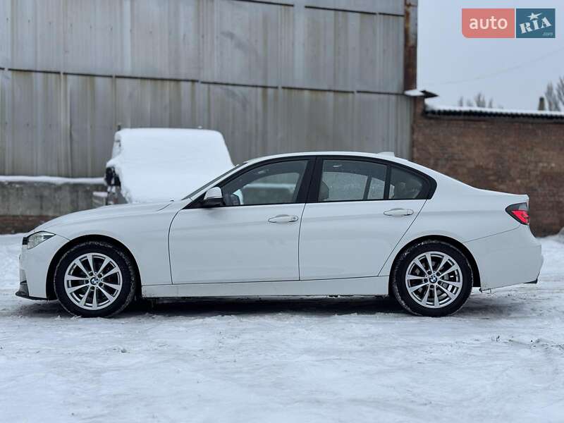 Седан BMW 3 Series 2016 в Киеве