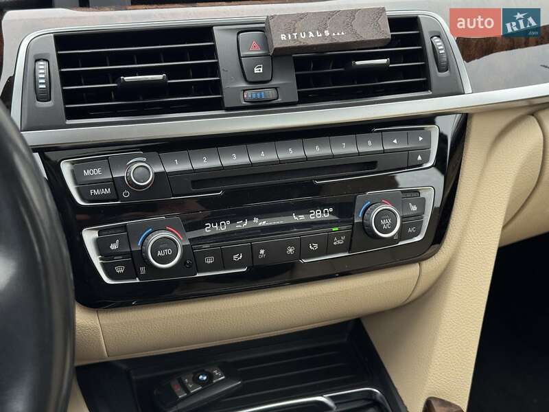 Седан BMW 3 Series 2016 в Киеве