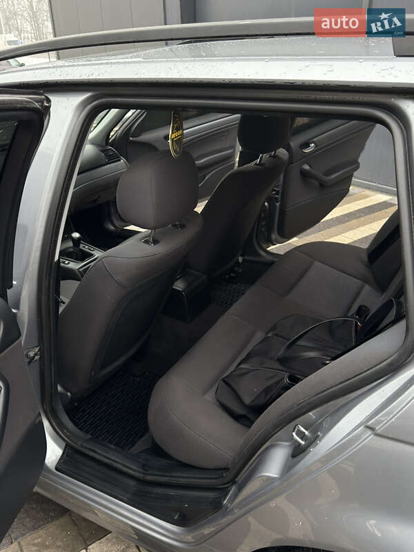 Универсал BMW 3 Series 2005 в Городке