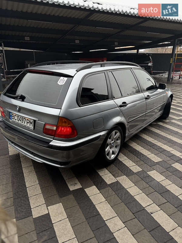 Универсал BMW 3 Series 2005 в Городке