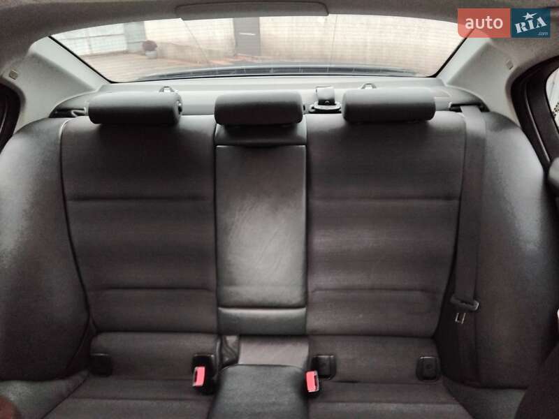 Седан BMW 3 Series 2007 в Черноморске
