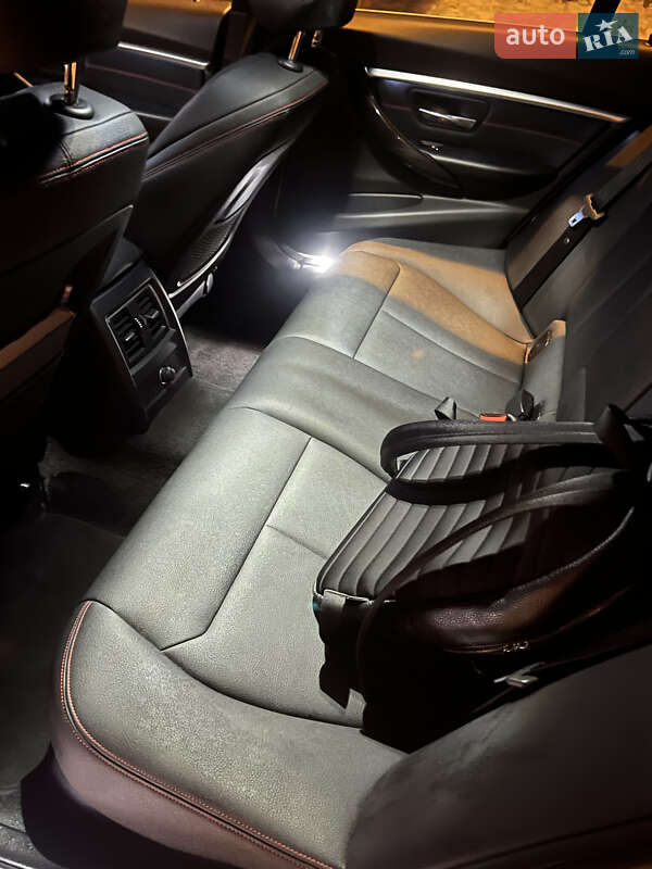 Седан BMW 3 Series 2017 в Киеве