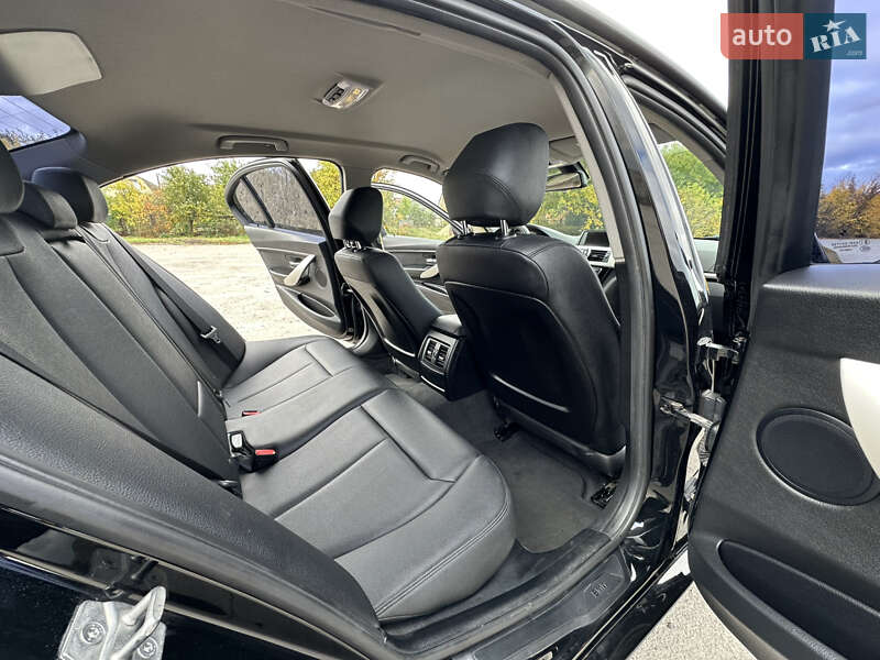 Седан BMW 3 Series 2015 в Киеве