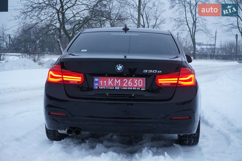 Седан BMW 3 Series 2018 в Попельне