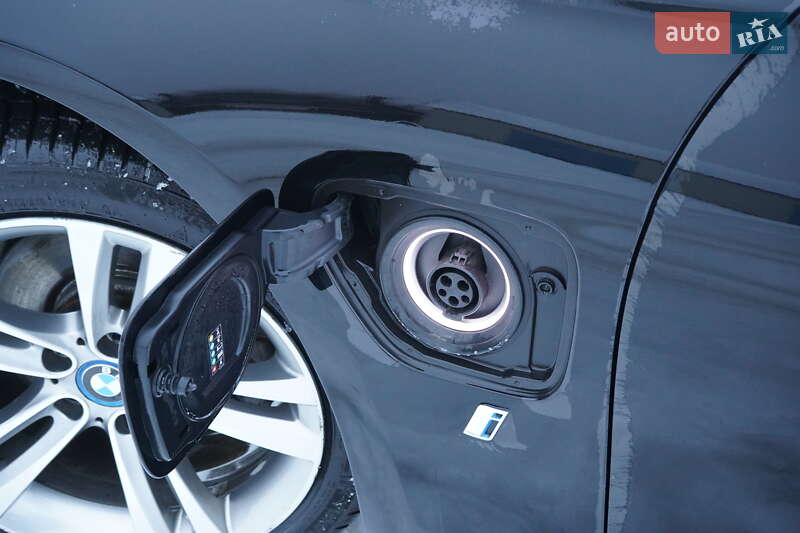 Седан BMW 3 Series 2018 в Попельне