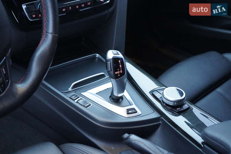 Седан BMW 3 Series 2018 в Попельне