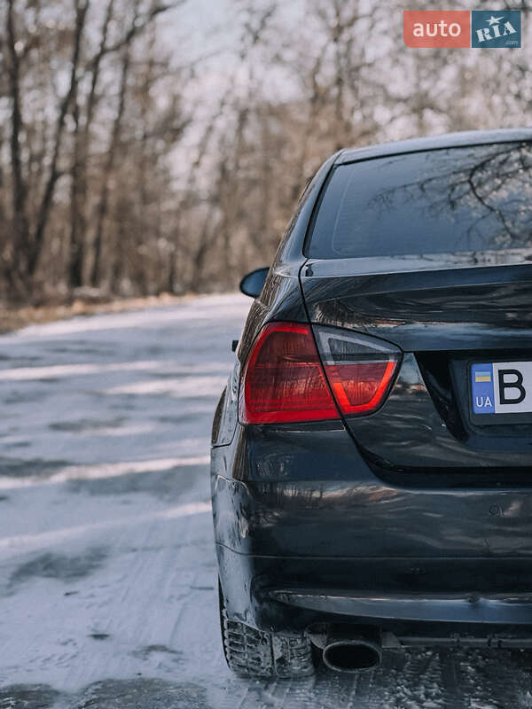 Седан BMW 3 Series 2009 в Полтаве